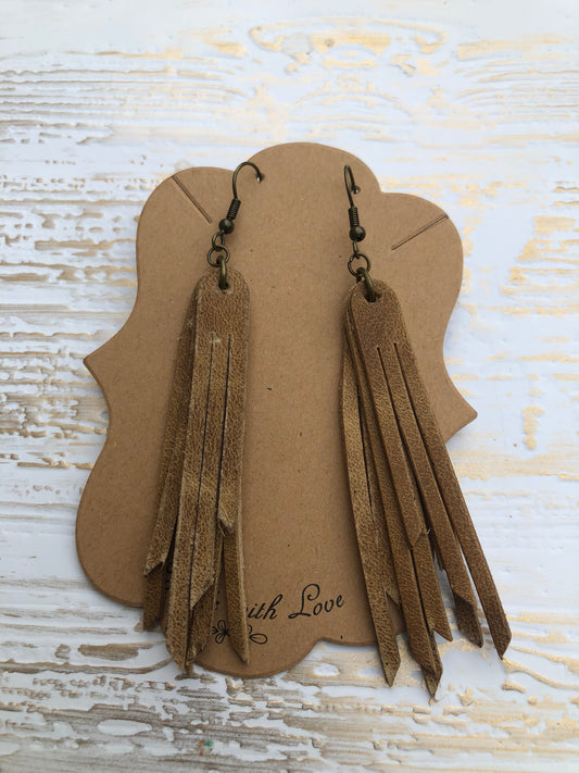 Weathered Camel Brown Leather Short Fringe Earrings