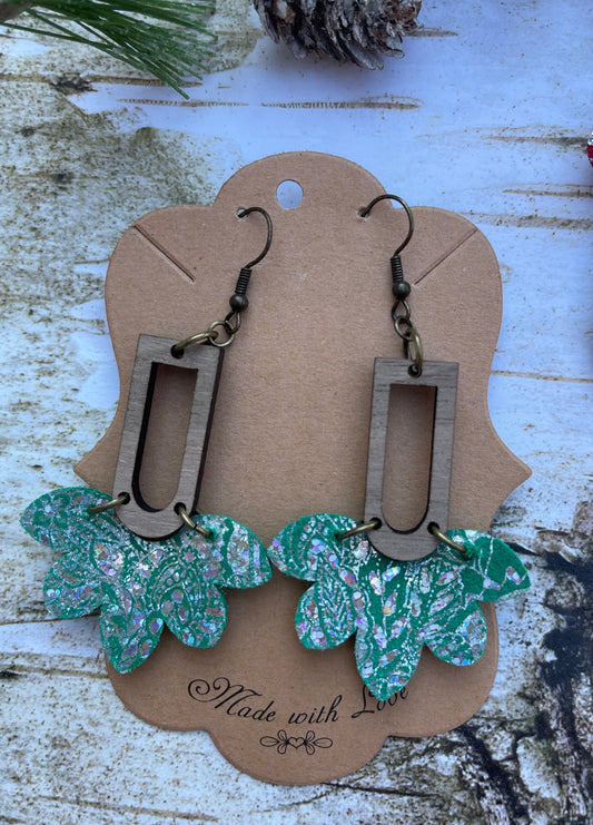 Christmas Cheer Green Stella Earrings